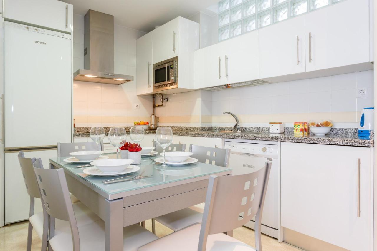 Apartamento Playa Cadiz By Isa Hoteles Bagian luar foto