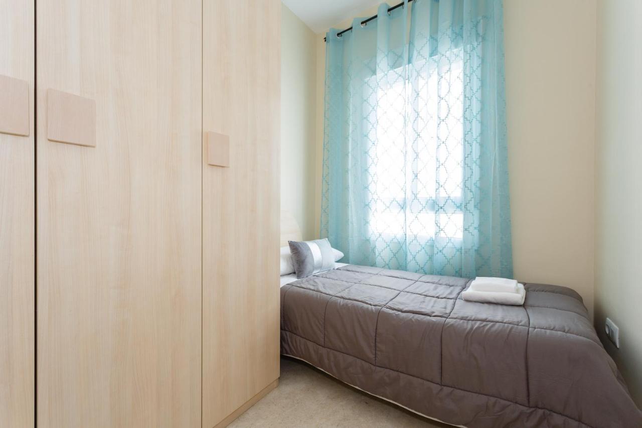 Apartamento Playa Cadiz By Isa Hoteles Bagian luar foto